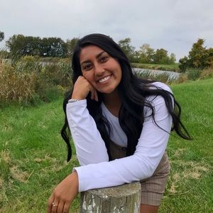 Meet your Posher, Karina